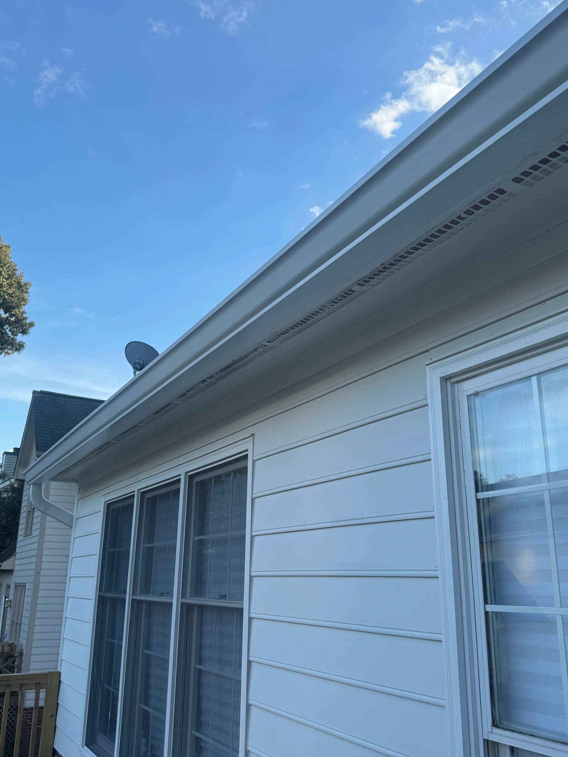 Gallery photos for Fresh 6-Inch Gutter Installation on a Two-Story Home: Image #2