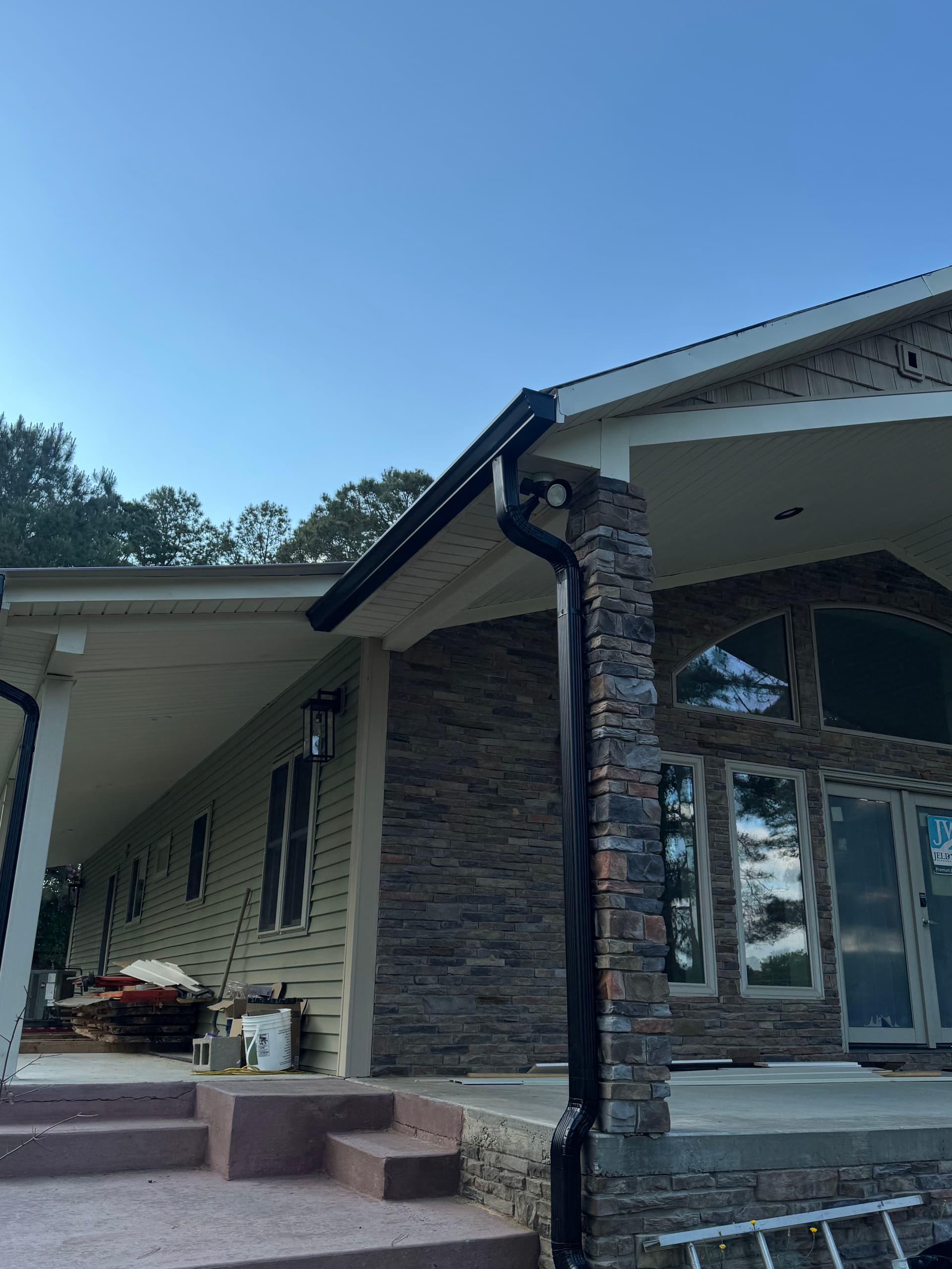 Gallery photos for New 6-Inch Black Gutter Install That Means Business: Image #2