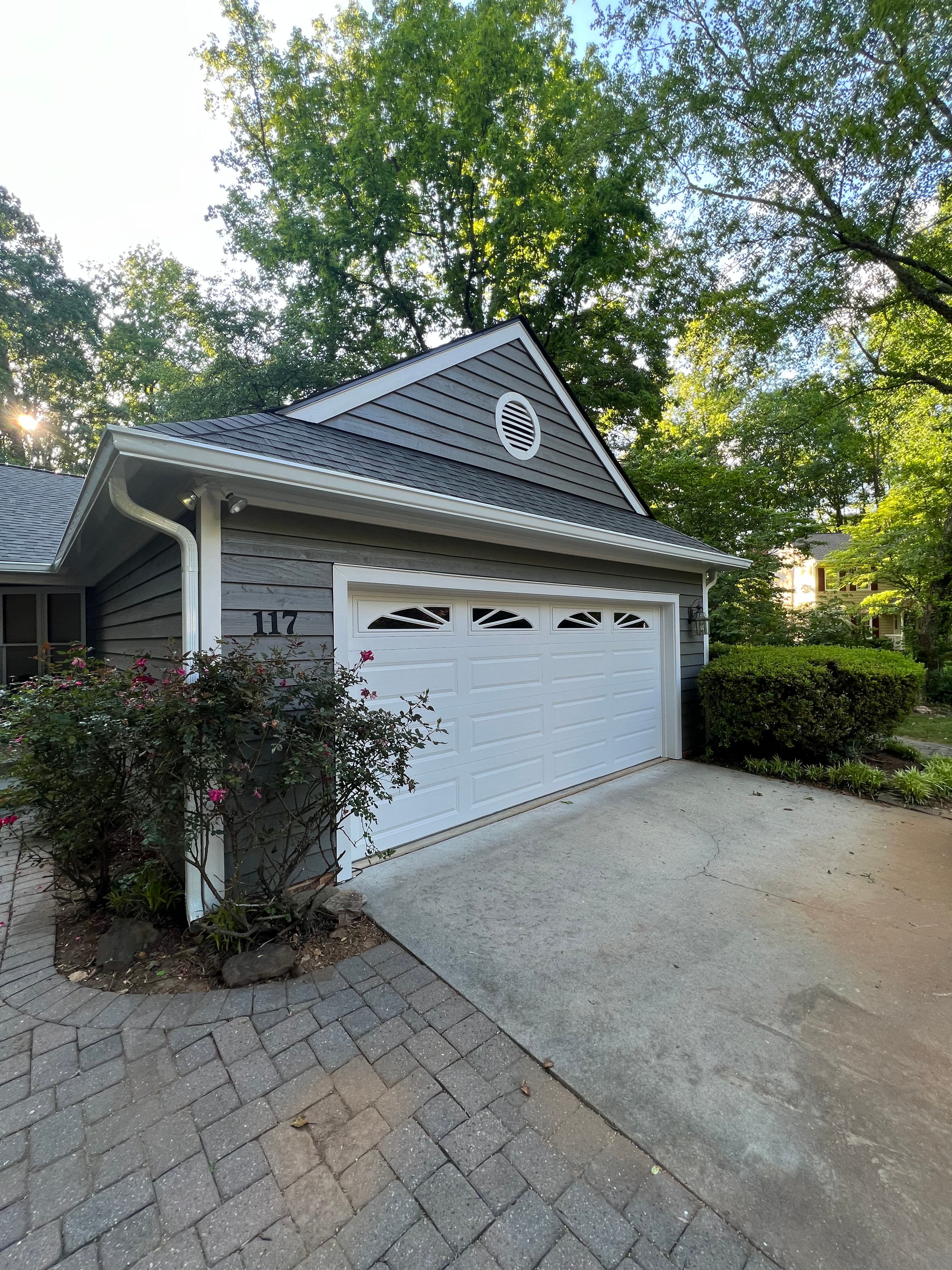 Project Fresh 6-Inch White Gutter Installation on a Classic Home image