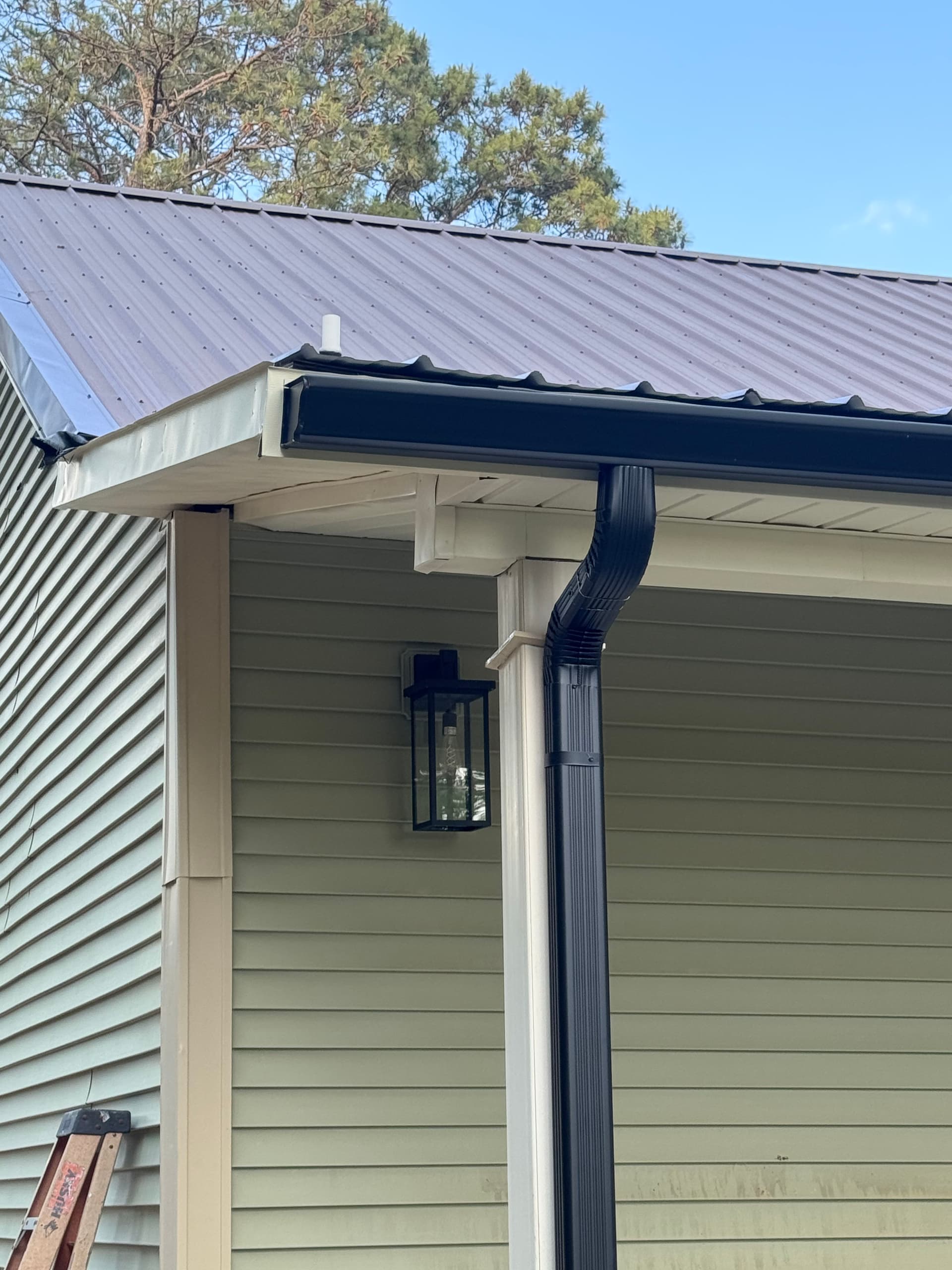 Gallery photos for New 6-Inch Black Gutter Install That Means Business: Image #1