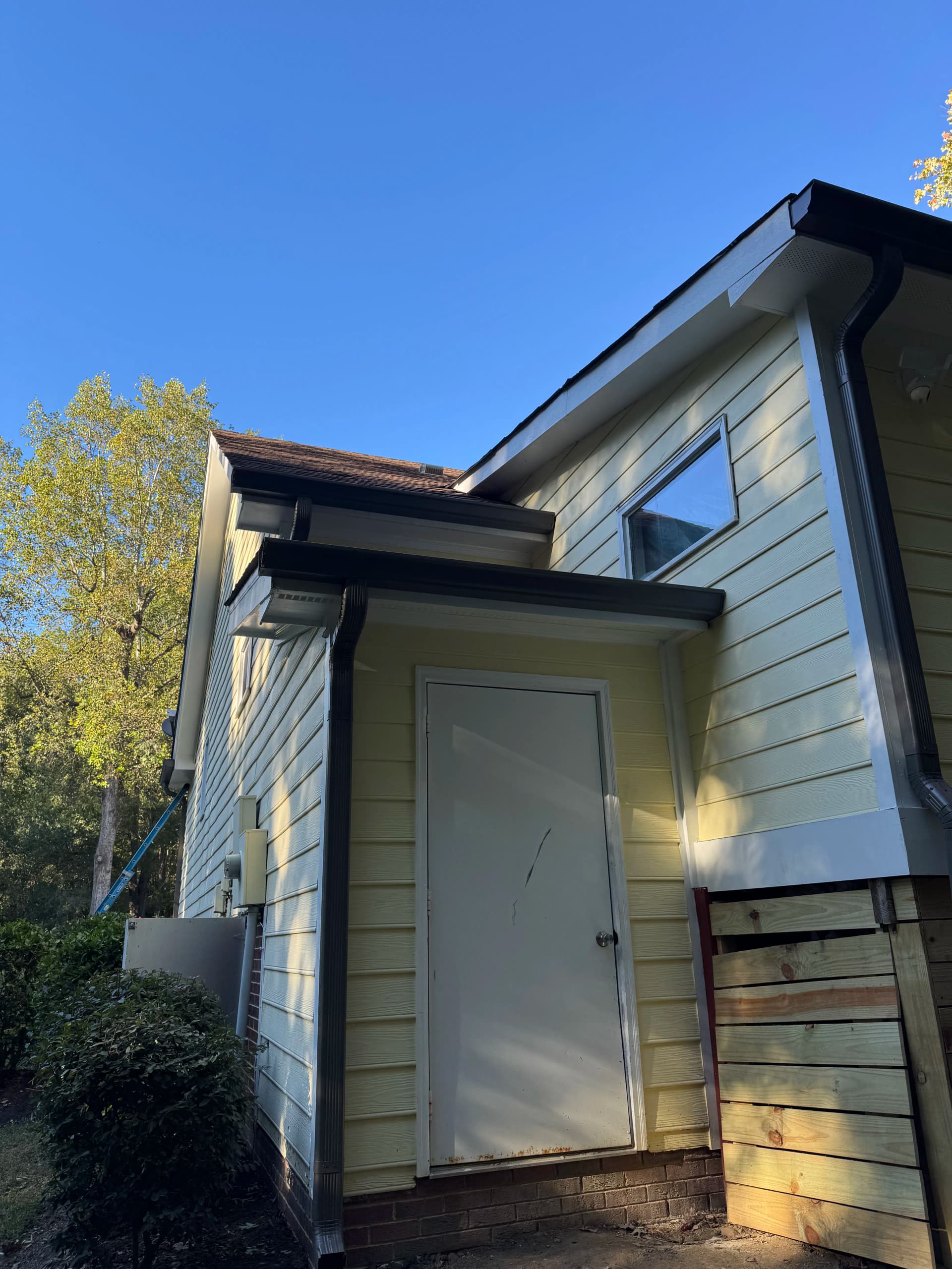 Gallery photos for New Gutter Installation and Siding Work Done Right: Image #2