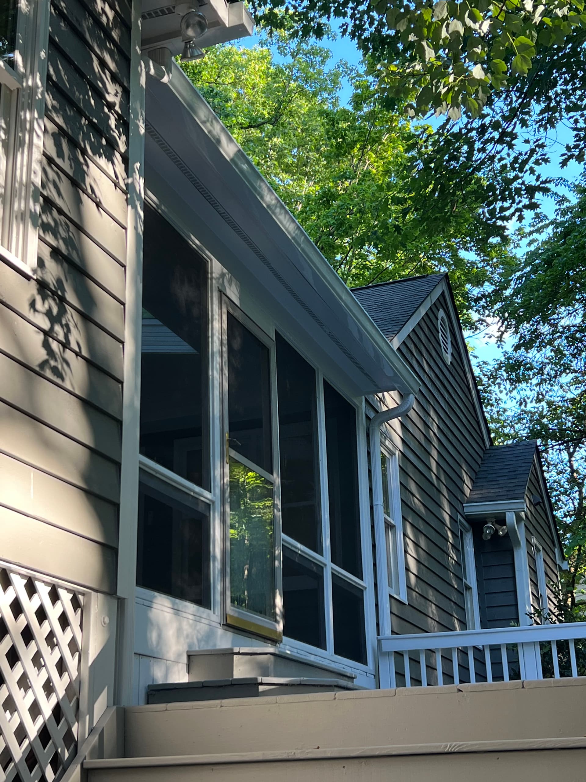 Gallery photos for Fresh 6-Inch White Gutter Installation on a Classic Home: Image #6